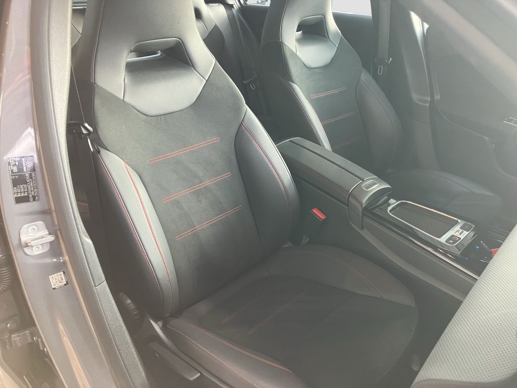 Fahrzeugabbildung Mercedes-Benz A 200 d AMG Line*Kamera*KEYLESS-GO*LED