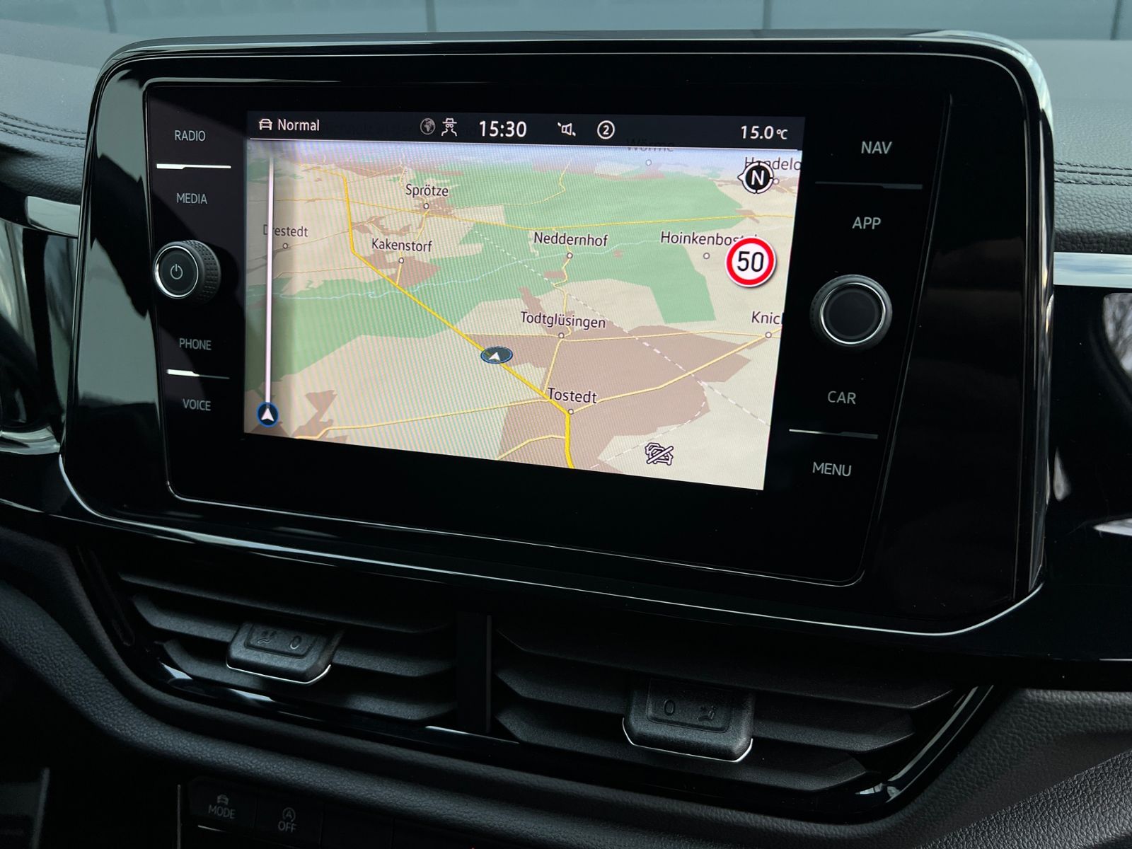 Fahrzeugabbildung Volkswagen T-Roc R-Line 1.5 TSI DSG *AHK, LED, Black Style,