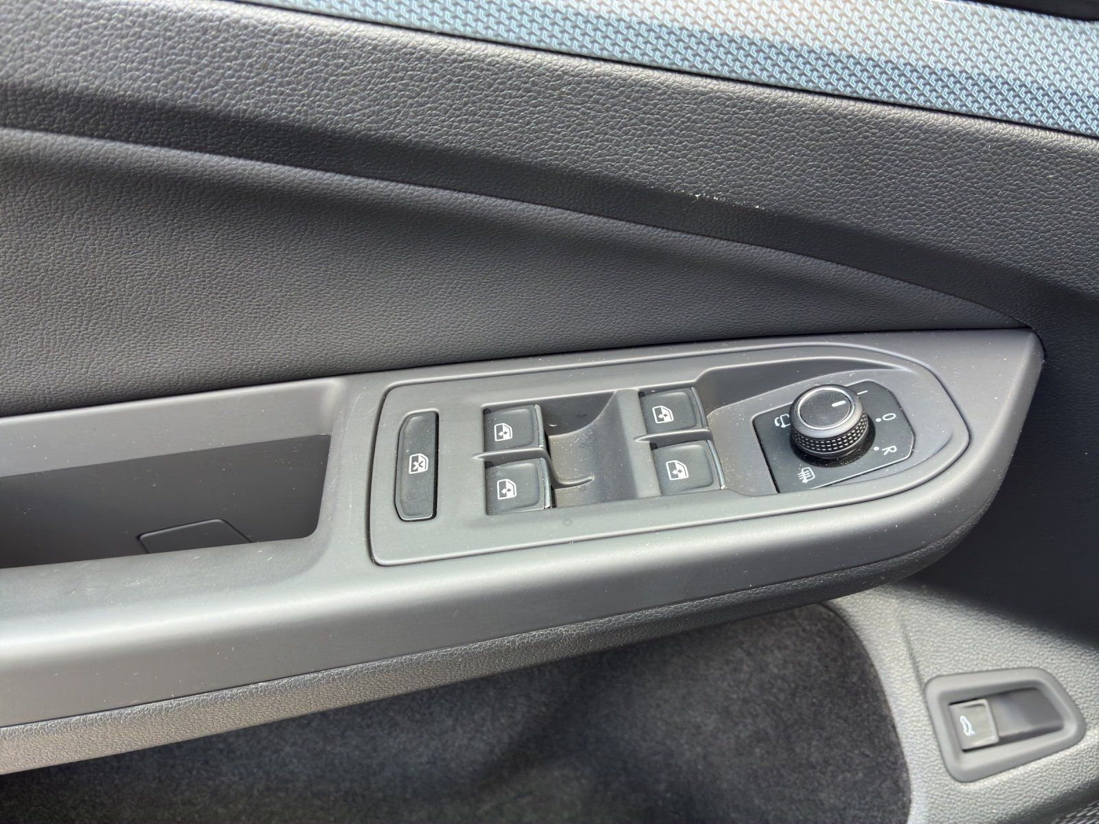 Fahrzeugabbildung Volkswagen Golf VIII Variant 1.5 eTSI W Goal AHK,Kamera,LM