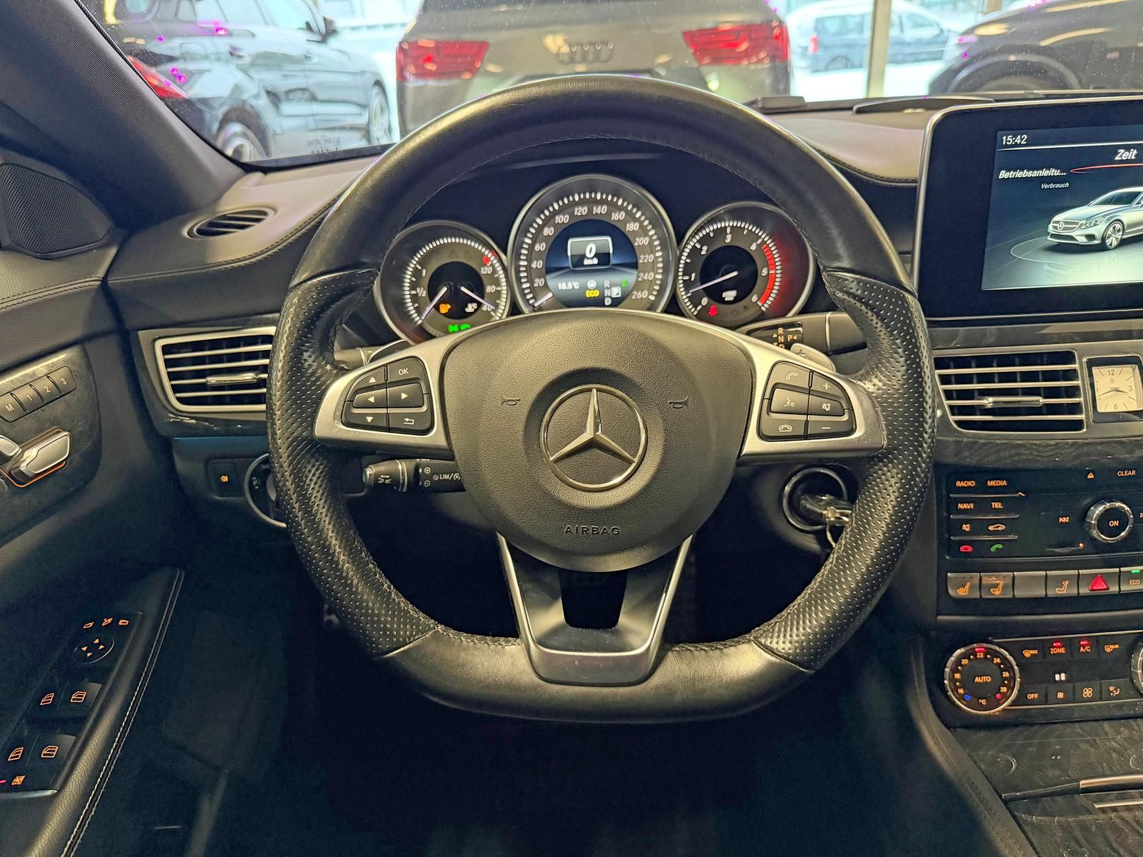 Fahrzeugabbildung Mercedes-Benz CLS 350d AMG/9G/4MATIC/DISTRO/PANO/360°/ILS/RCAM