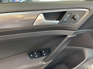 Volkswagen Golf VII Variant *ACC*NAVI*SHZ*PDC*LED*TOUCH*