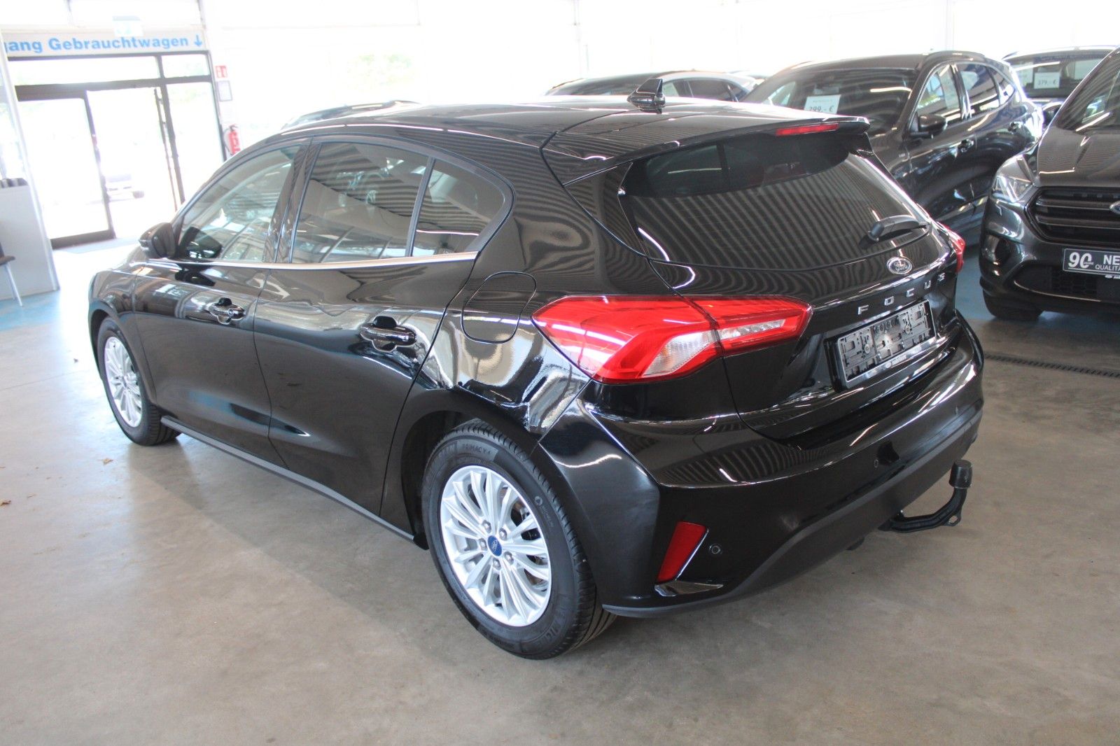 Fahrzeugabbildung Ford Focus Titanium Automatik AHK LED ACC WinterPak.