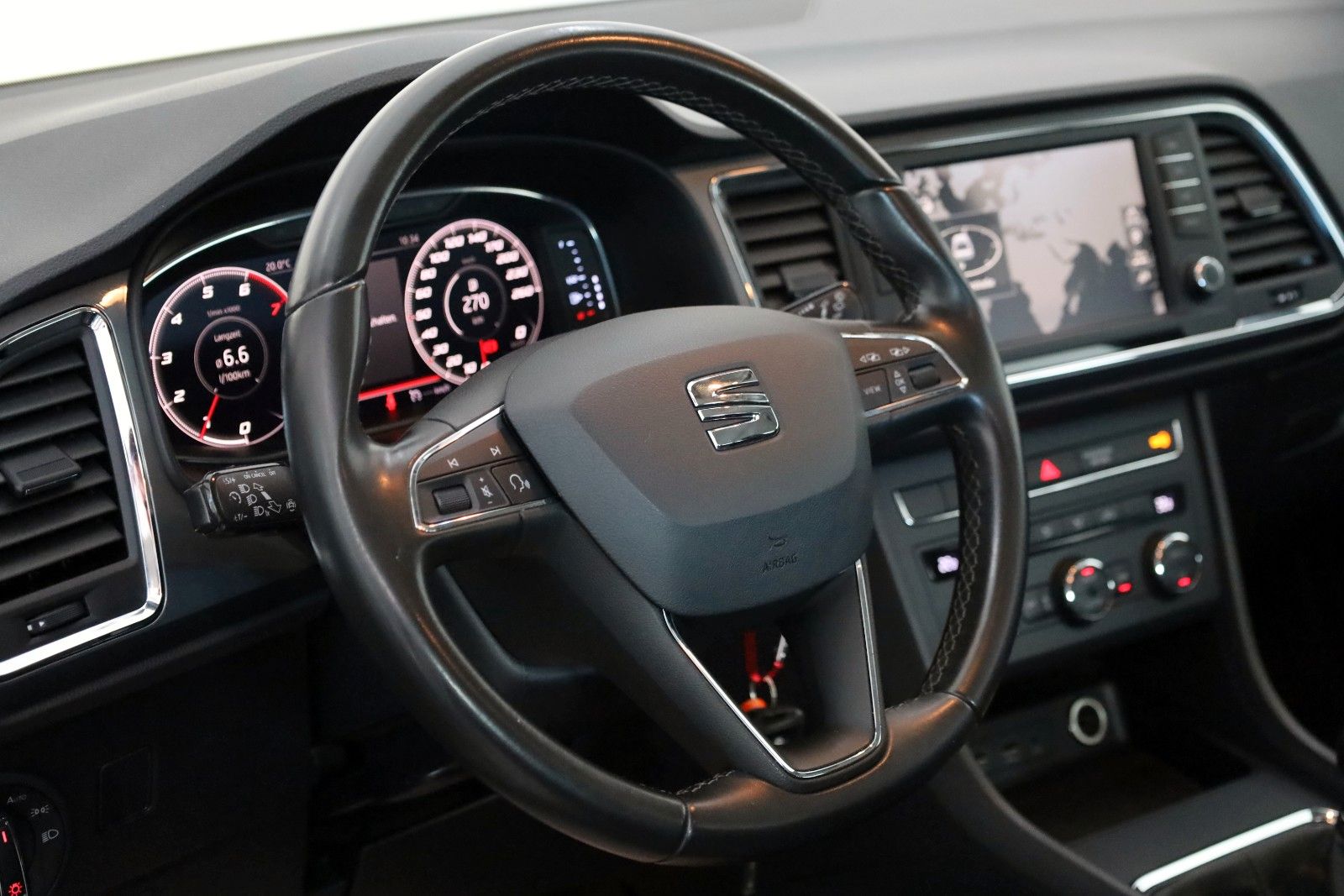 Fahrzeugabbildung SEAT Ateca Style Navi,LED,Apple CarPlay,PDC
