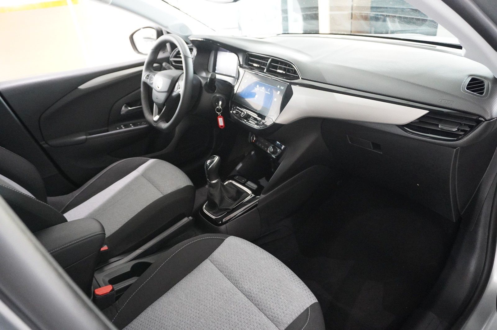 Fahrzeugabbildung Opel Corsa F 1.2 FACELIFT NAVI/LED/KAMERA/VIRTU./DAB+