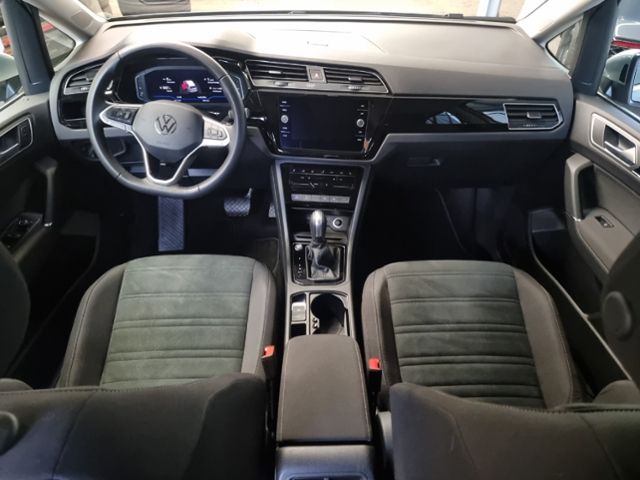 Fahrzeugabbildung Volkswagen Touran 2.0 TDI DSG HL 7-SITZER STHZG AHK NAVI KA