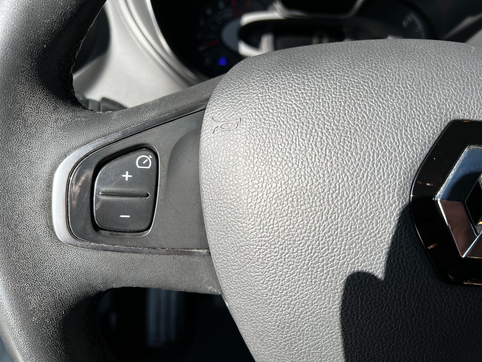 Fahrzeugabbildung Renault Captur Limited SHZ KLIMA ALU