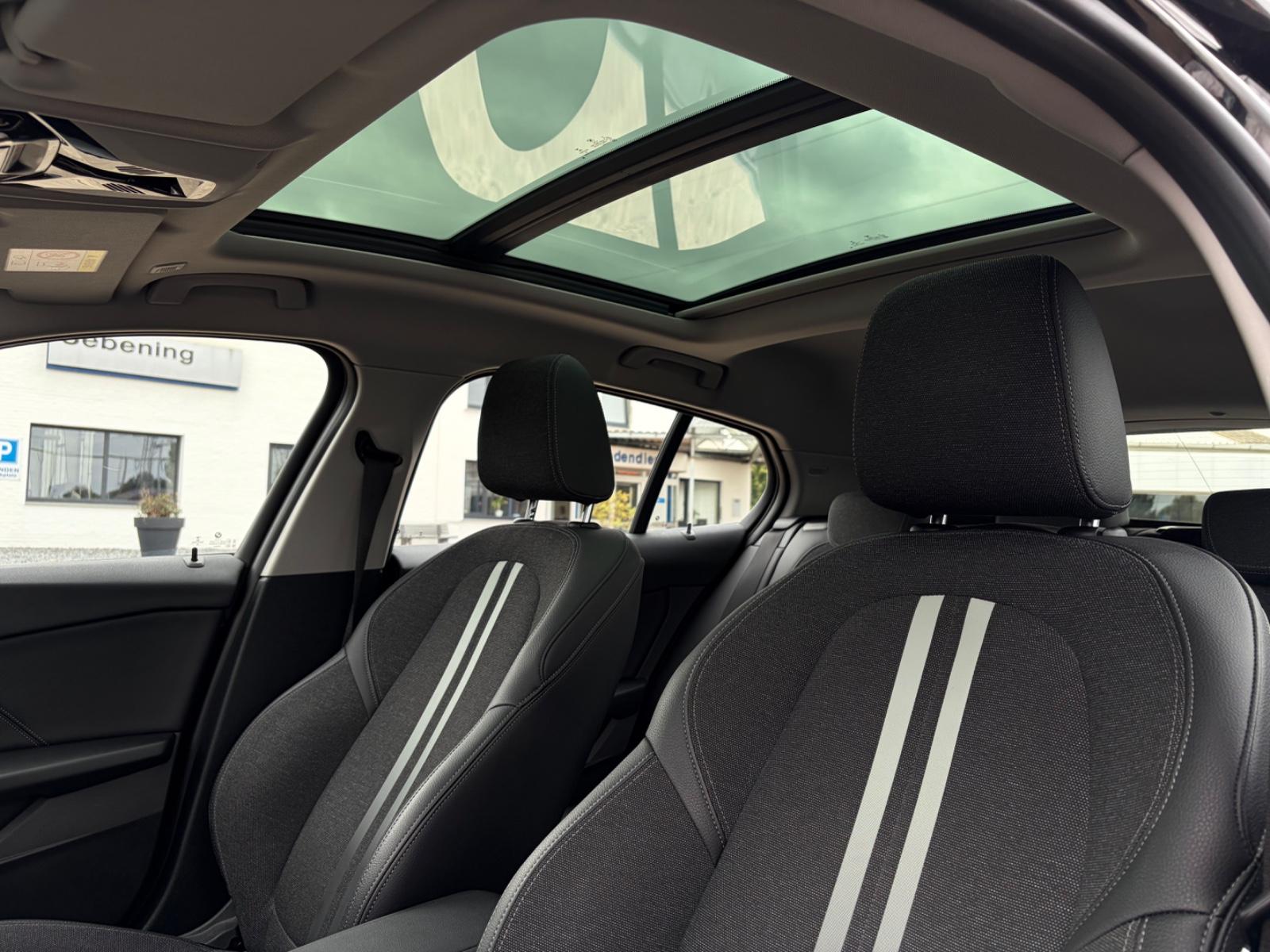 BMW 118 I Advantage AHK | LED | PANO | DAB