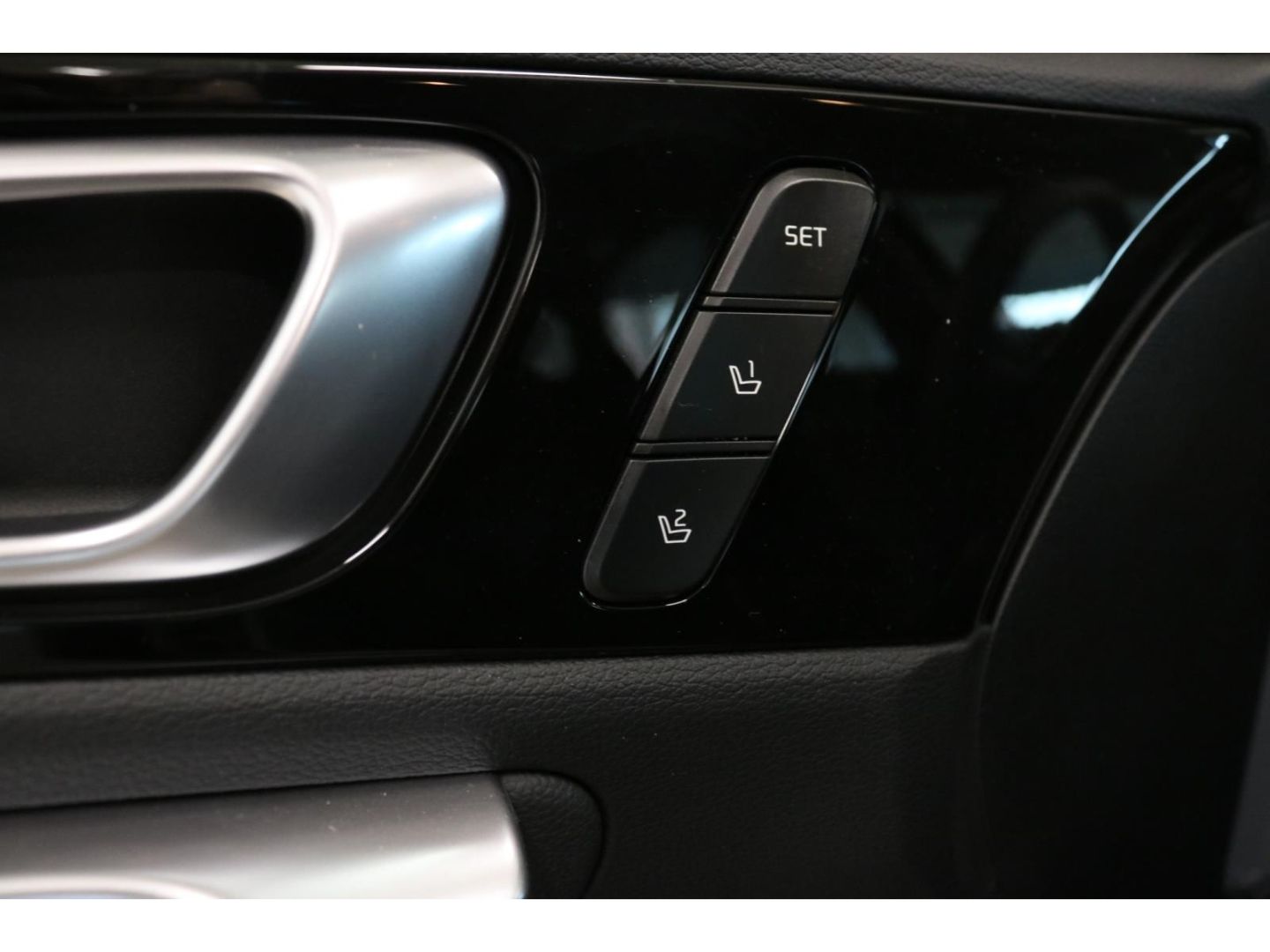Fahrzeugabbildung Kia Ceed Spirit 1,5 Automatik Kamera Navi SHZ Tempom