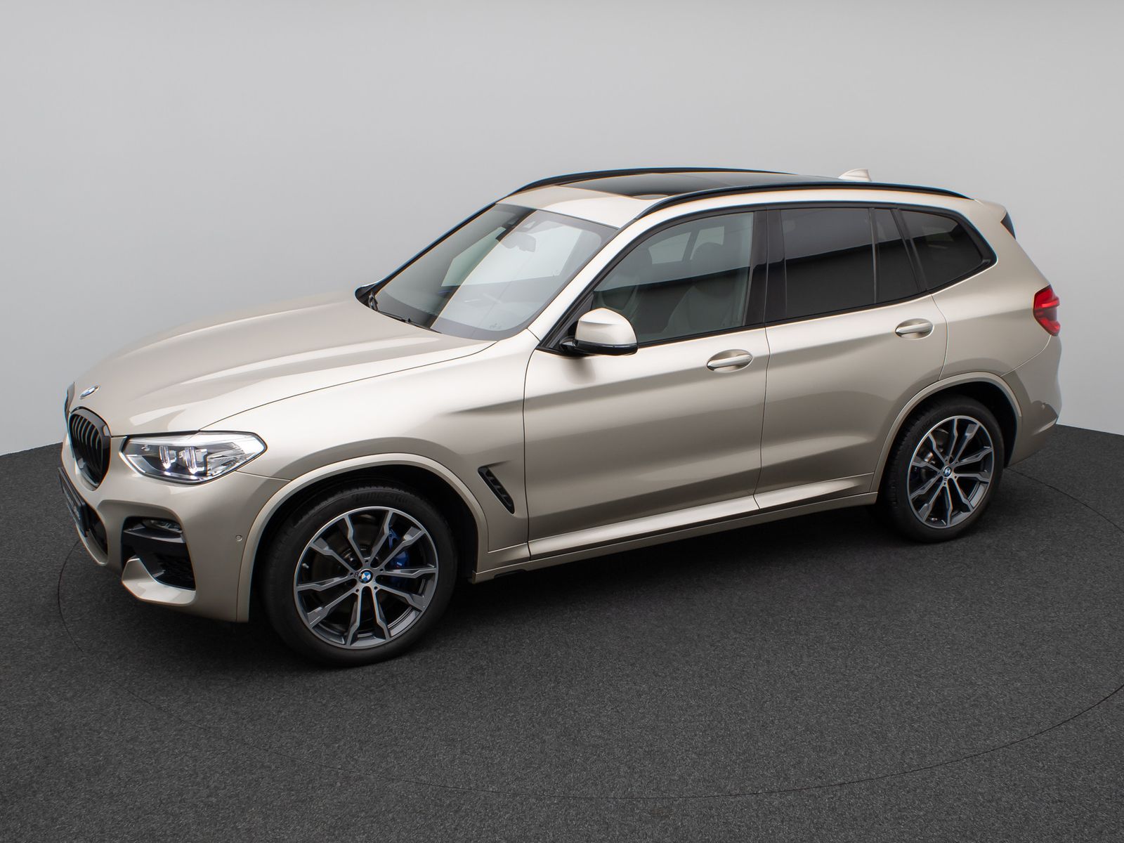 Fahrzeugabbildung BMW X3 xD30d M Sport Panorama Kamera DAB HiFi DisKey