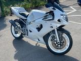 Suzuki GSX-R 600 - SUZUKI GSX R 600