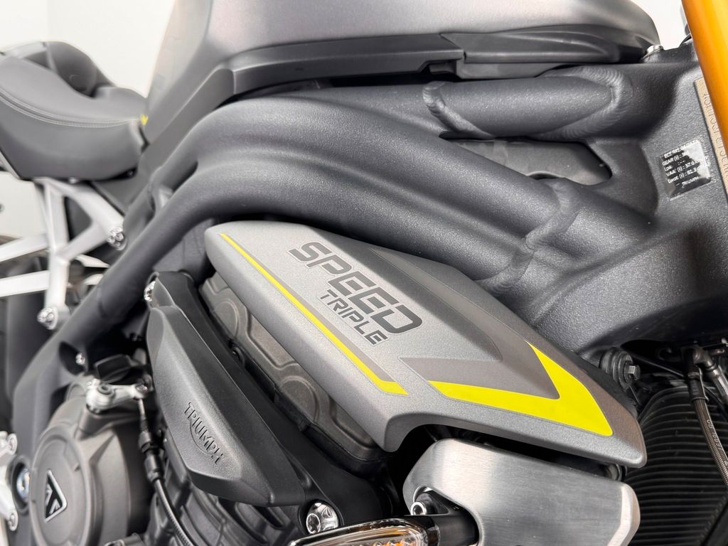 Fahrzeugabbildung Triumph SPEED TRIPLE 1200 RS *TOP-ZUSTAND *1. HAND