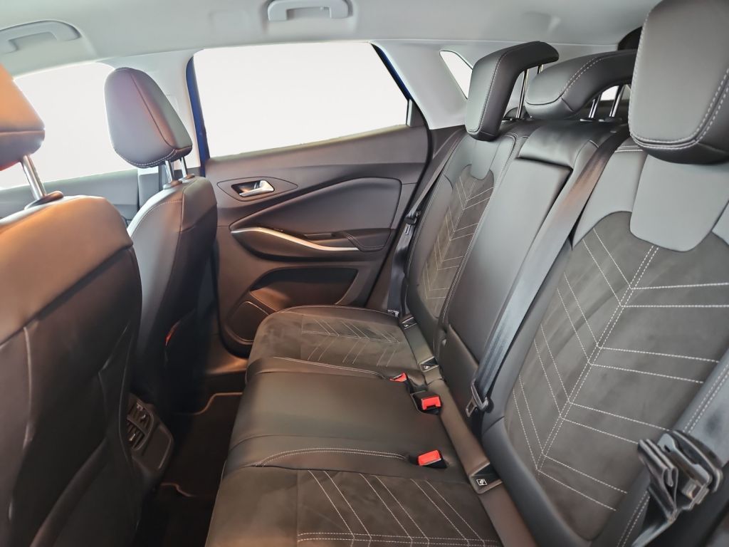 Fahrzeugabbildung Opel Grandland 1.2 DI Elegance Navi LED-Matrix Park&G