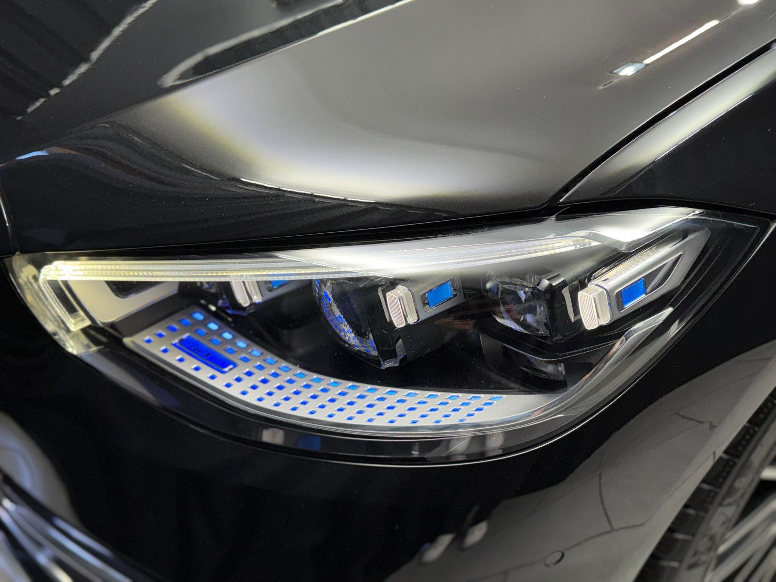 Fahrzeugabbildung Mercedes-Benz S 400 d Limousine L 4Matic|Burmester|MASSAGE|HuD