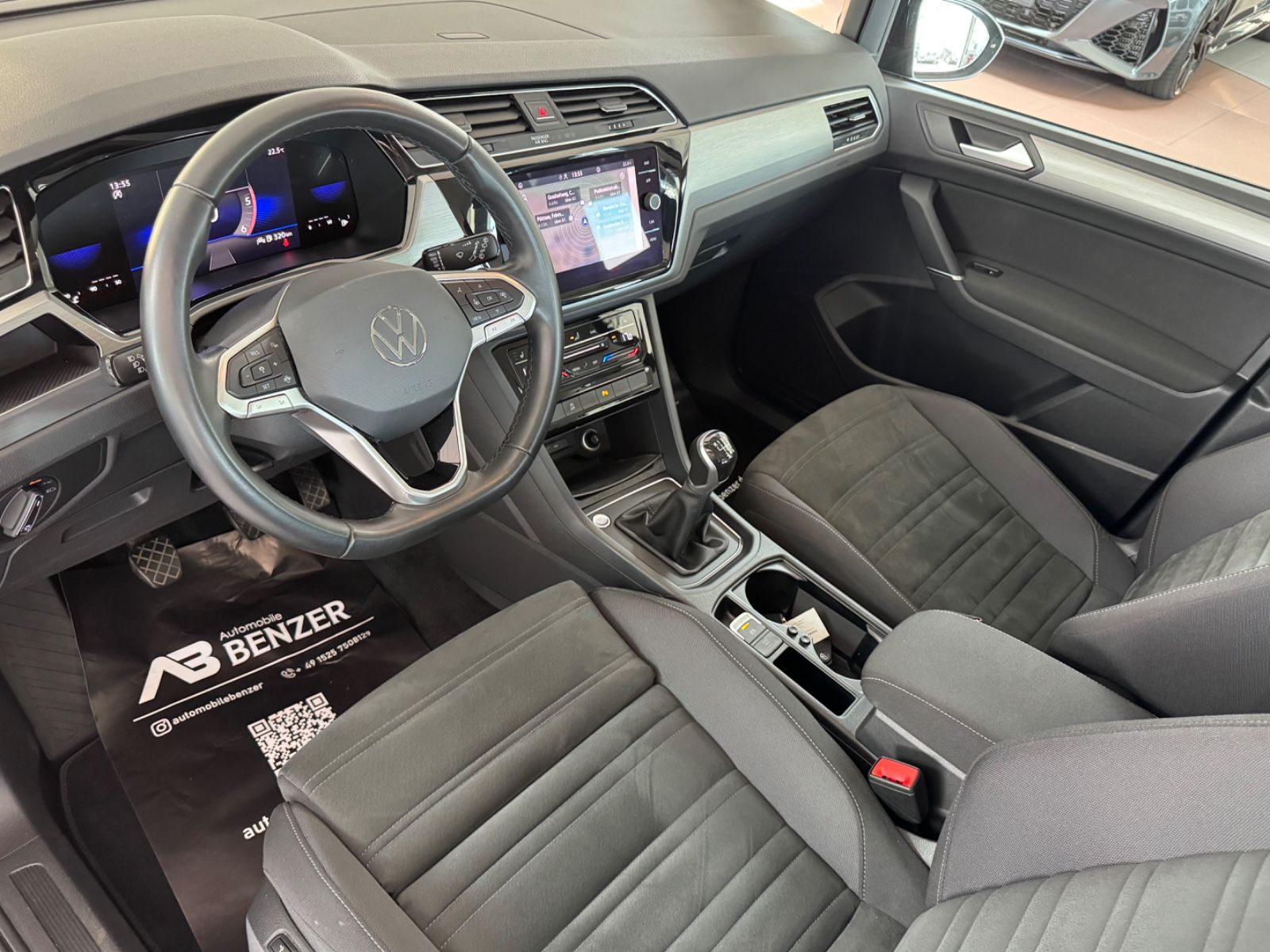 Fahrzeugabbildung Volkswagen Touran Comfortline/ACC/AHK/PDC/Navi/Massage/1H