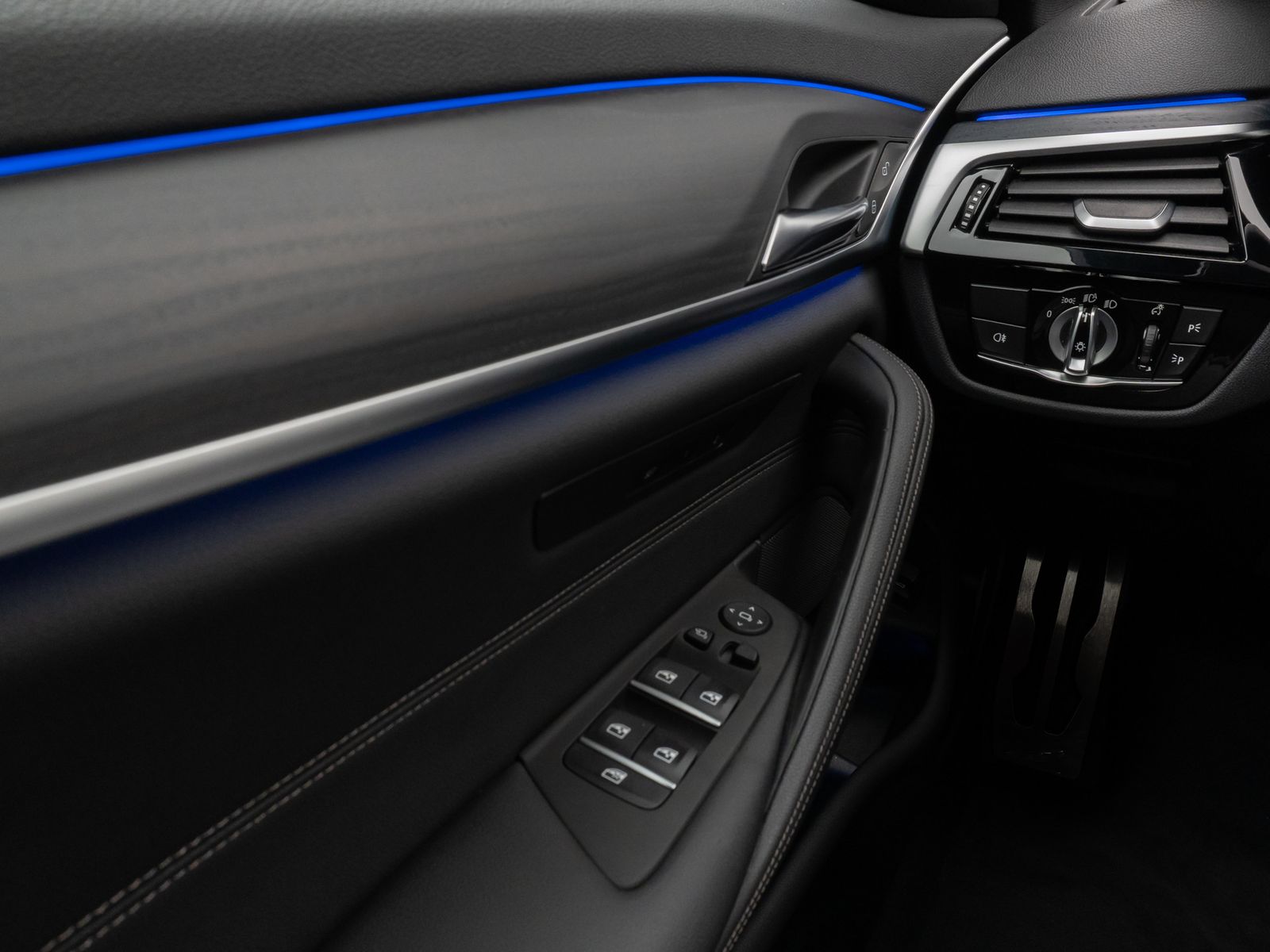 Fahrzeugabbildung BMW 540d xD M Sport Kamera Laser HUD DAB H/K Komfort