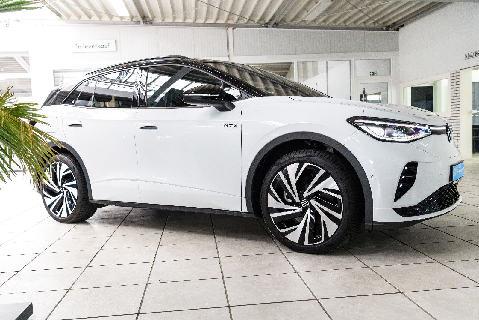 Fahrzeugabbildung Volkswagen ID.4 GTX 4Motion IQ-LIGHT+AHK+WÄPU+KAMERA+HuD+21