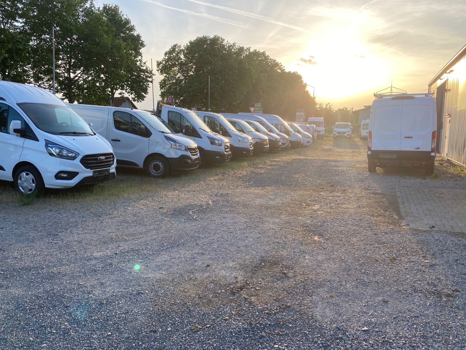 Fahrzeugabbildung Renault MasterIII DoKaDreiseitenkipper,1Hd,Klima,AHK,Kam