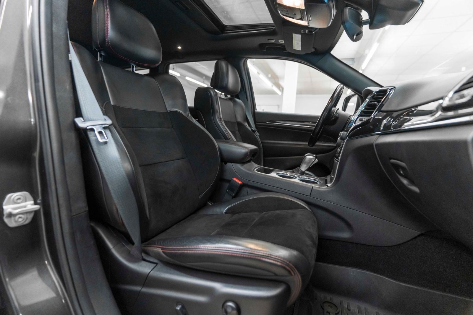 Fahrzeugabbildung Jeep Grand Cherokee Laredo X 3,6L LPG 4X4 KAM PANO