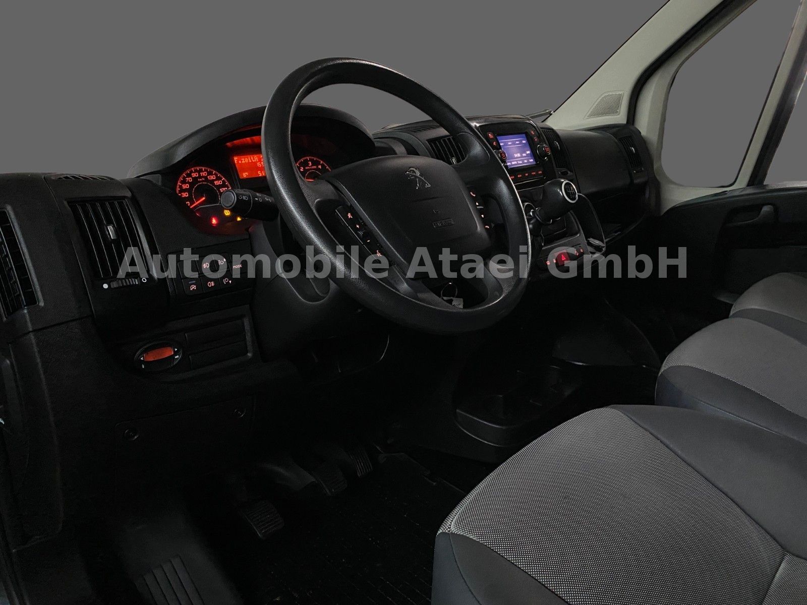 Fahrzeugabbildung Peugeot Boxer 2.2 HDI L1H1 KAMERA+NAVI+STANDHZG. (8265)