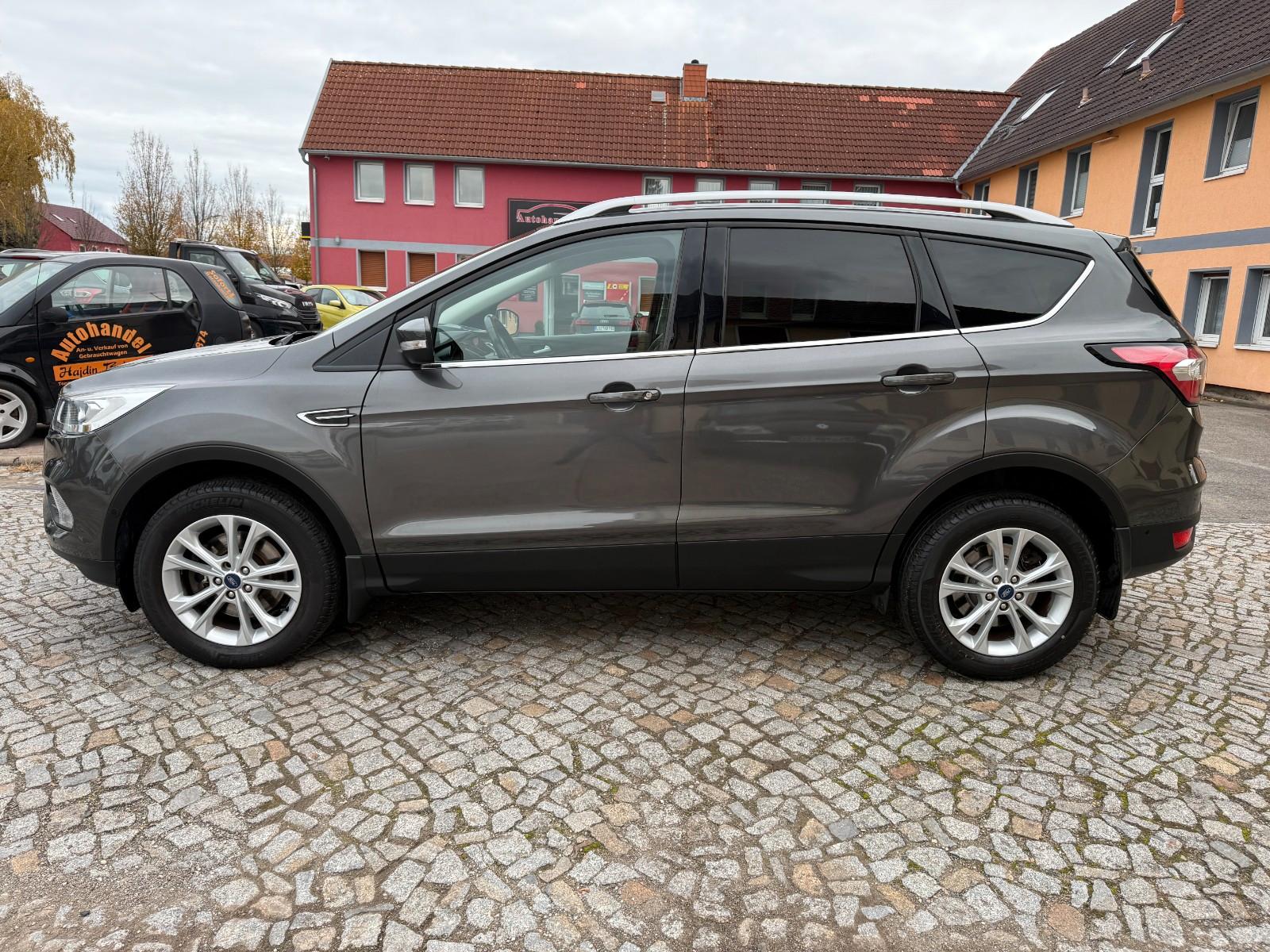 Ford Kuga 2.0 TDCi Titanium 4x4 Automatik Navi 1.Hand