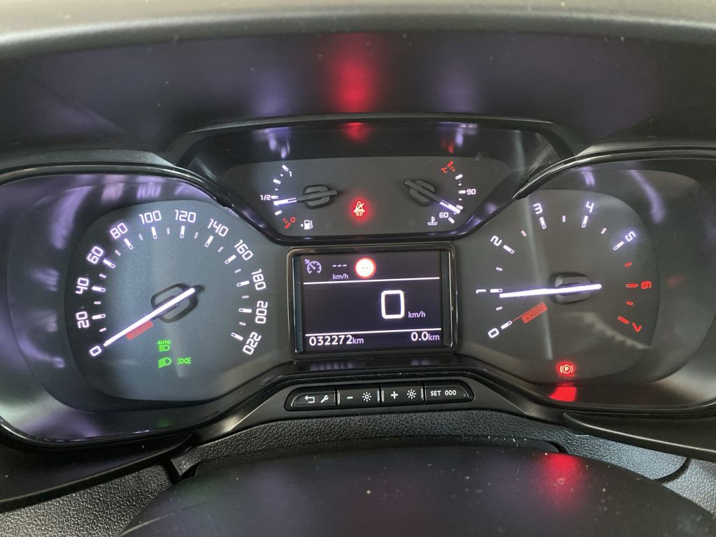 Fahrzeugabbildung Citroën Berlingo M PureTech 110 FEEL *Touch*Keyless*PDC*