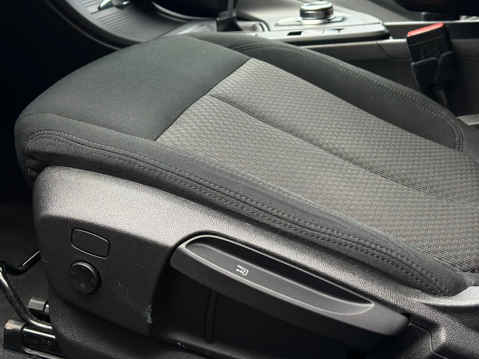 BMW X1 sDrive20i ADVANTAGE* SHZ#HUD#NAV#TEMP#KEYLESS - Image 20