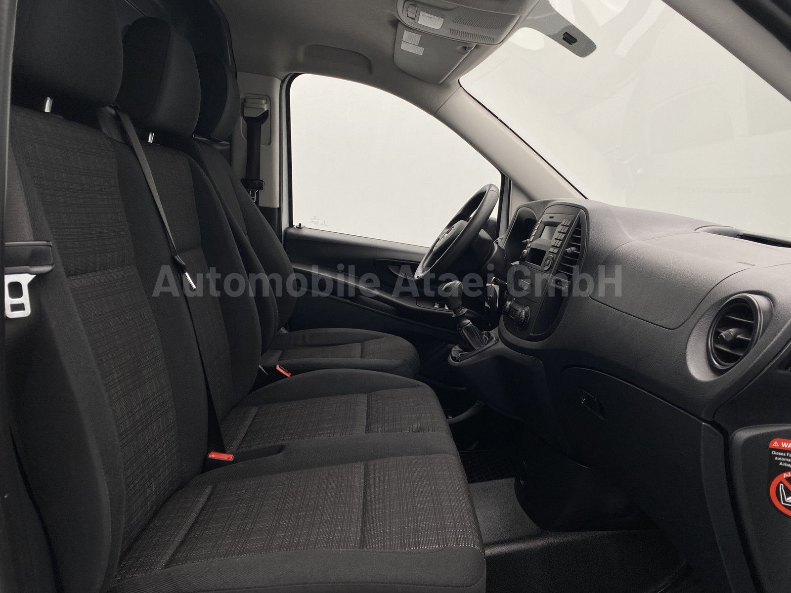 Fahrzeugabbildung Mercedes-Benz Vito 111 lang *Frischdienst* Top! + AHK (8247)