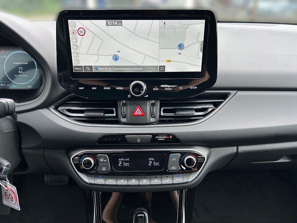 Fahrzeugabbildung Hyundai i30 MY25 1.5T 48V 7DCT ADVANTAGE NAV+LED+KAMERA+