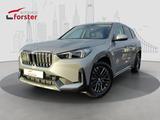 BMW iX1 30 xDrive xLine AHK ACC HUD Lenkradh. - silberne BMW iX1