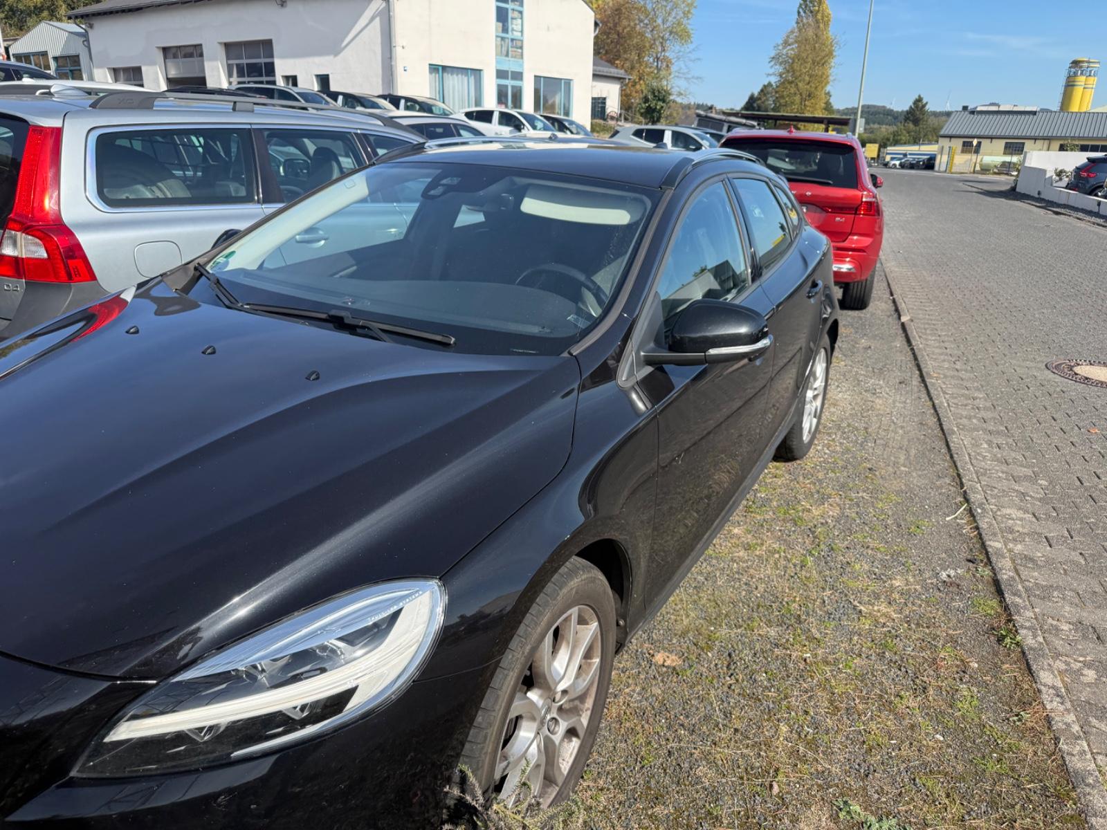 Volvo V40 Cross Country Momentum