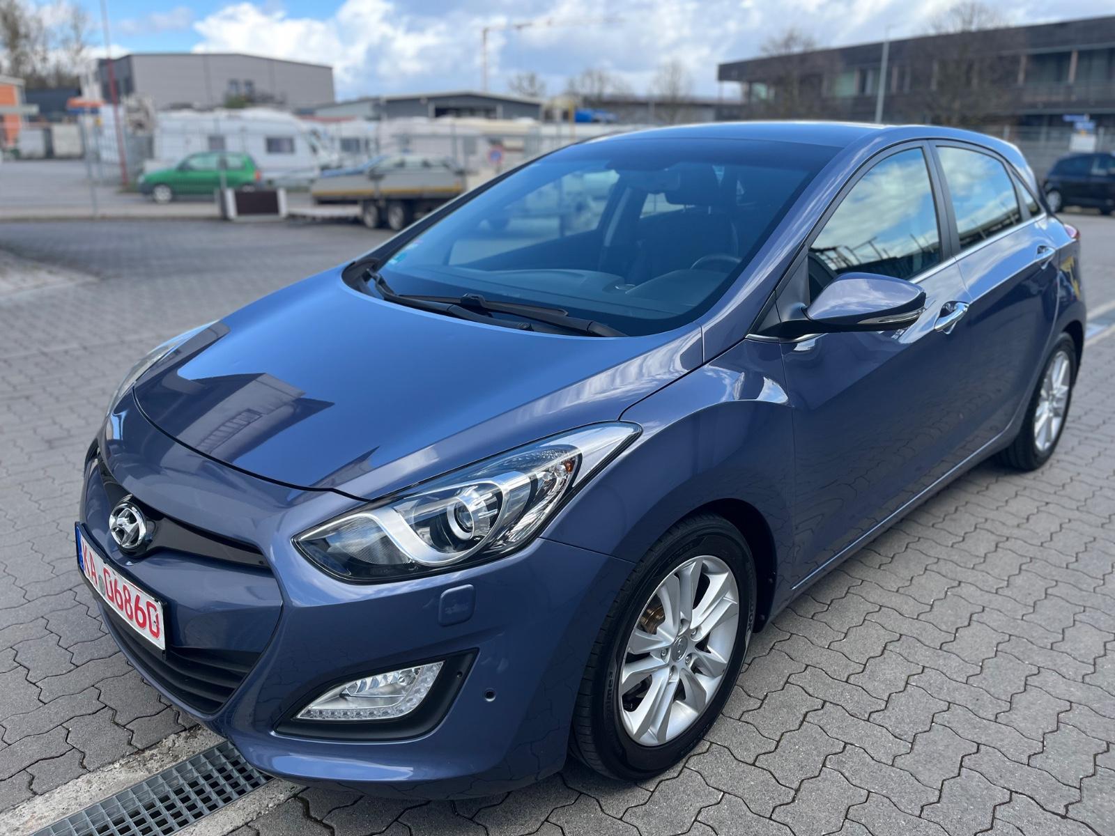 Hyundai i30 Style. Wenig Km. Panorama