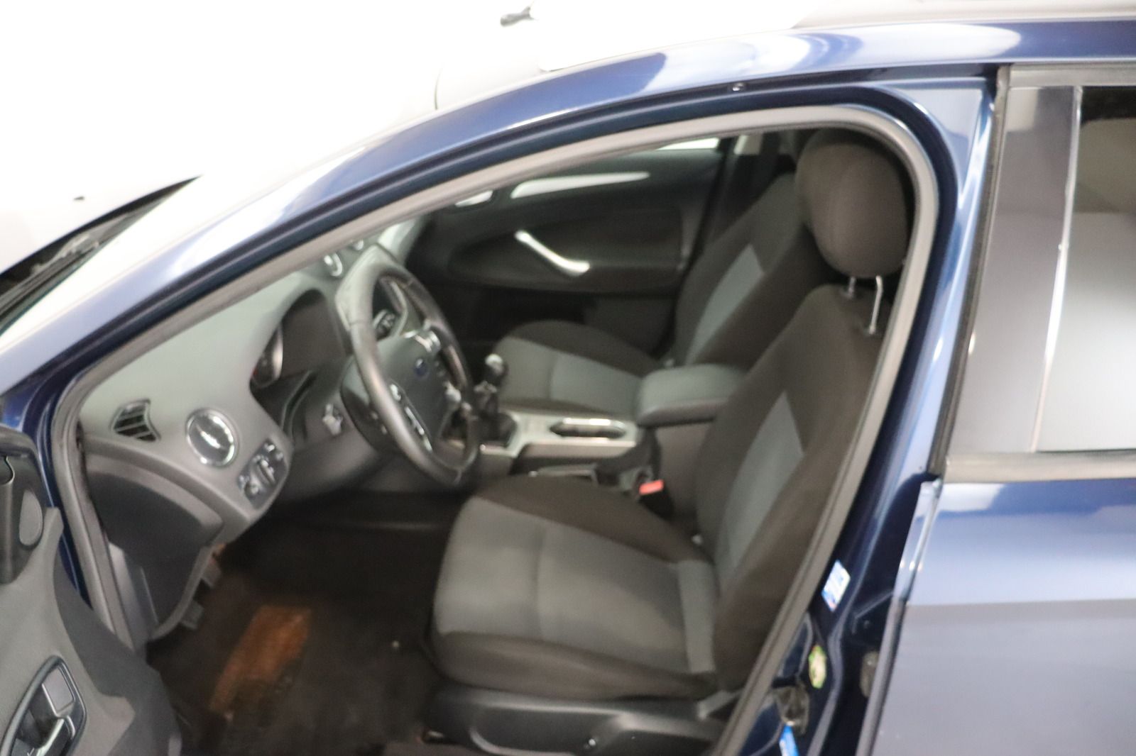 Fahrzeugabbildung Ford Mondeo Turnier 2.0 Ambiente * HU/AU neu