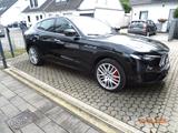 Maserati Levante S 3.0 V6 316kW 4x4 Auto S - Maserati Gebrauchtwagen in Köln
