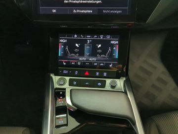 Audi Q8 e-tron - 11