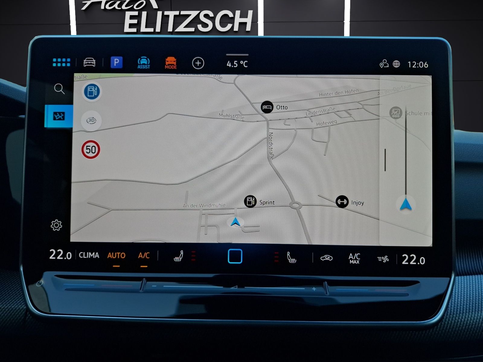 Fahrzeugabbildung Volkswagen Golf VIII Variant eTSI R-Line DSG LED AHK Navi H