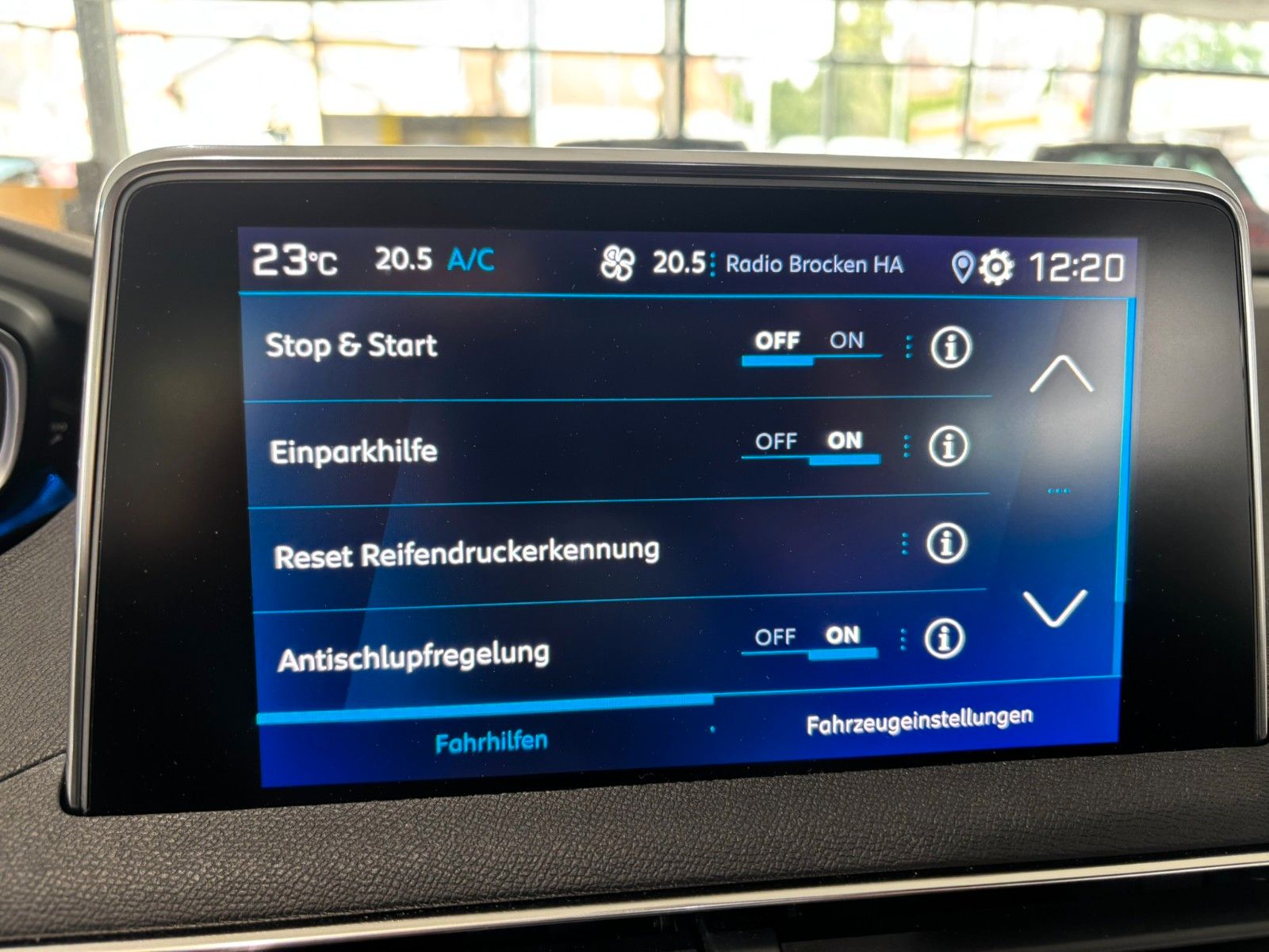 Fahrzeugabbildung Peugeot 3008 1.2T ACTIVE PACK NAVI/LED/SPORT/VIRT/PDC