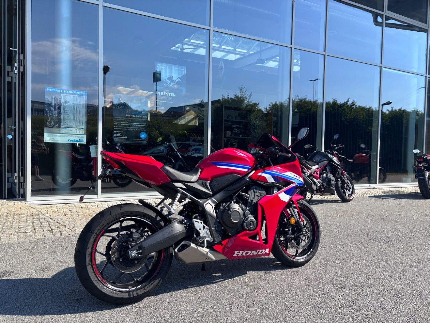 Fahrzeugabbildung Honda CBR 650 R, Sport Paket, Kurzer KZH, Felgenaufkl.