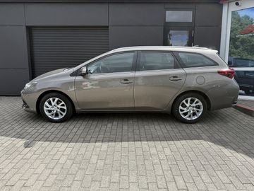 Toyota Auris Touring Sports - 3