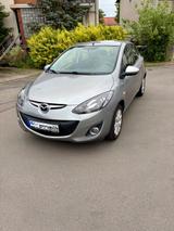 Mazda 2 1.3 62kW silber - Mazda aus 2011: Mazda3