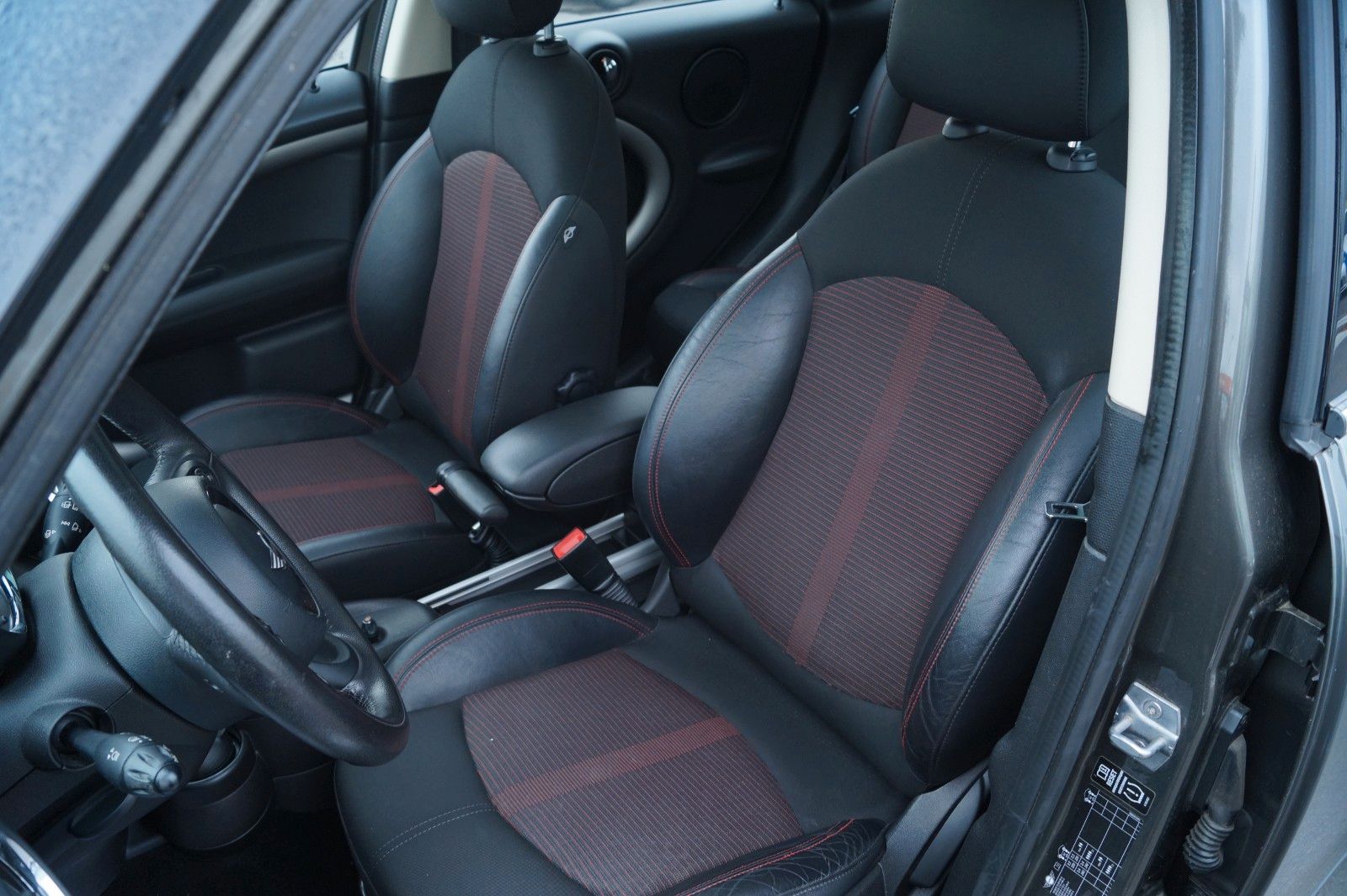 Fahrzeugabbildung MINI COOPER Countryman Cooper