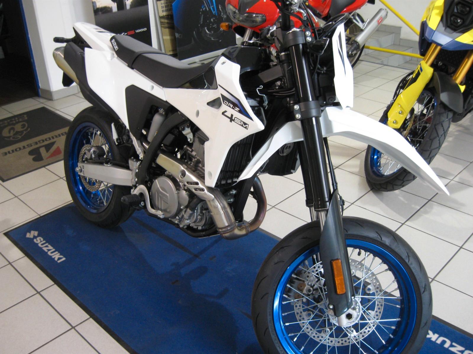Suzuki DR-Z 400 SM RLM6