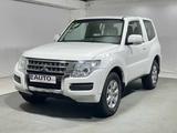 Mitsubishi Pajero 3.2 DI-D 16V auto 3 porte - weiße Mitsubishi Pajero