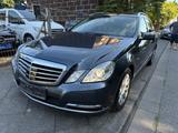 Mercedes-Benz E 220 E T-Modell E 220 CDI BlueEfficiency - gebrauchte Mercedes-Benz E 220 aus dem Jahr 2011