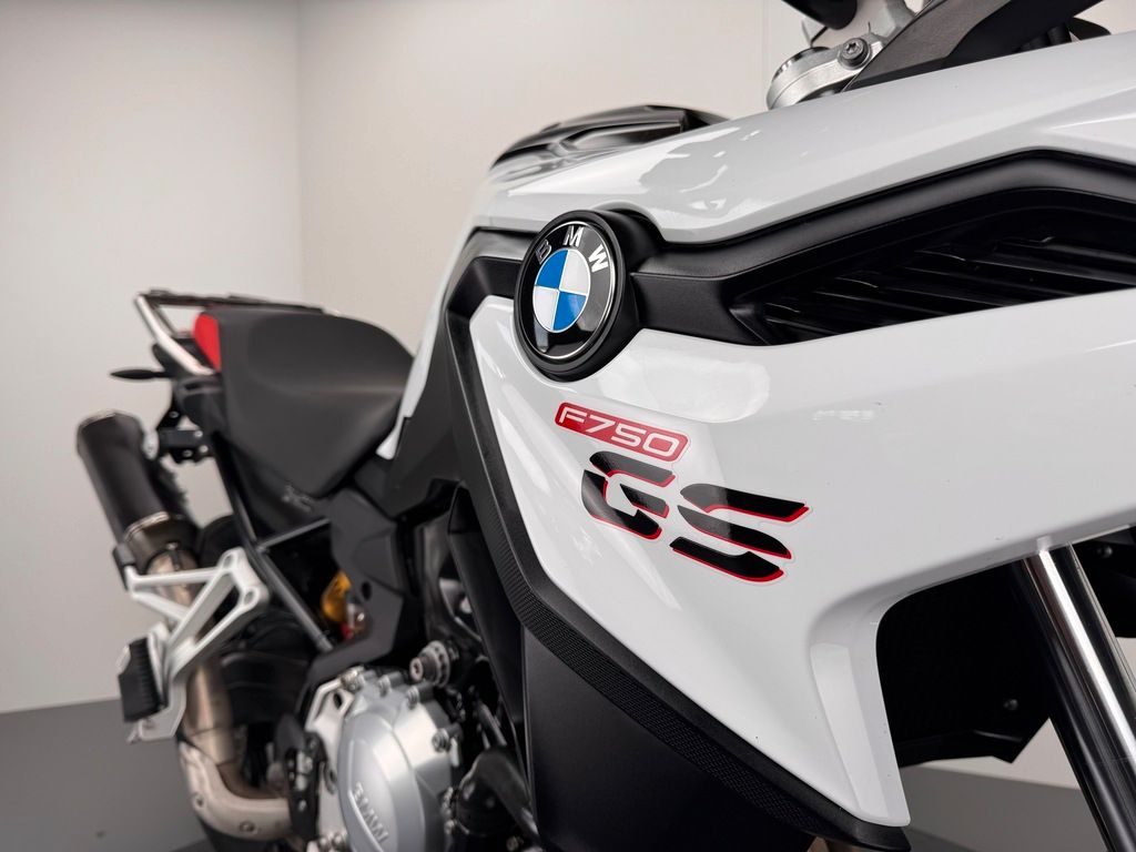 Fahrzeugabbildung BMW F 750 GS *VOLLAUSSTATTUNG *4 PAKETE *NEUWERTIG