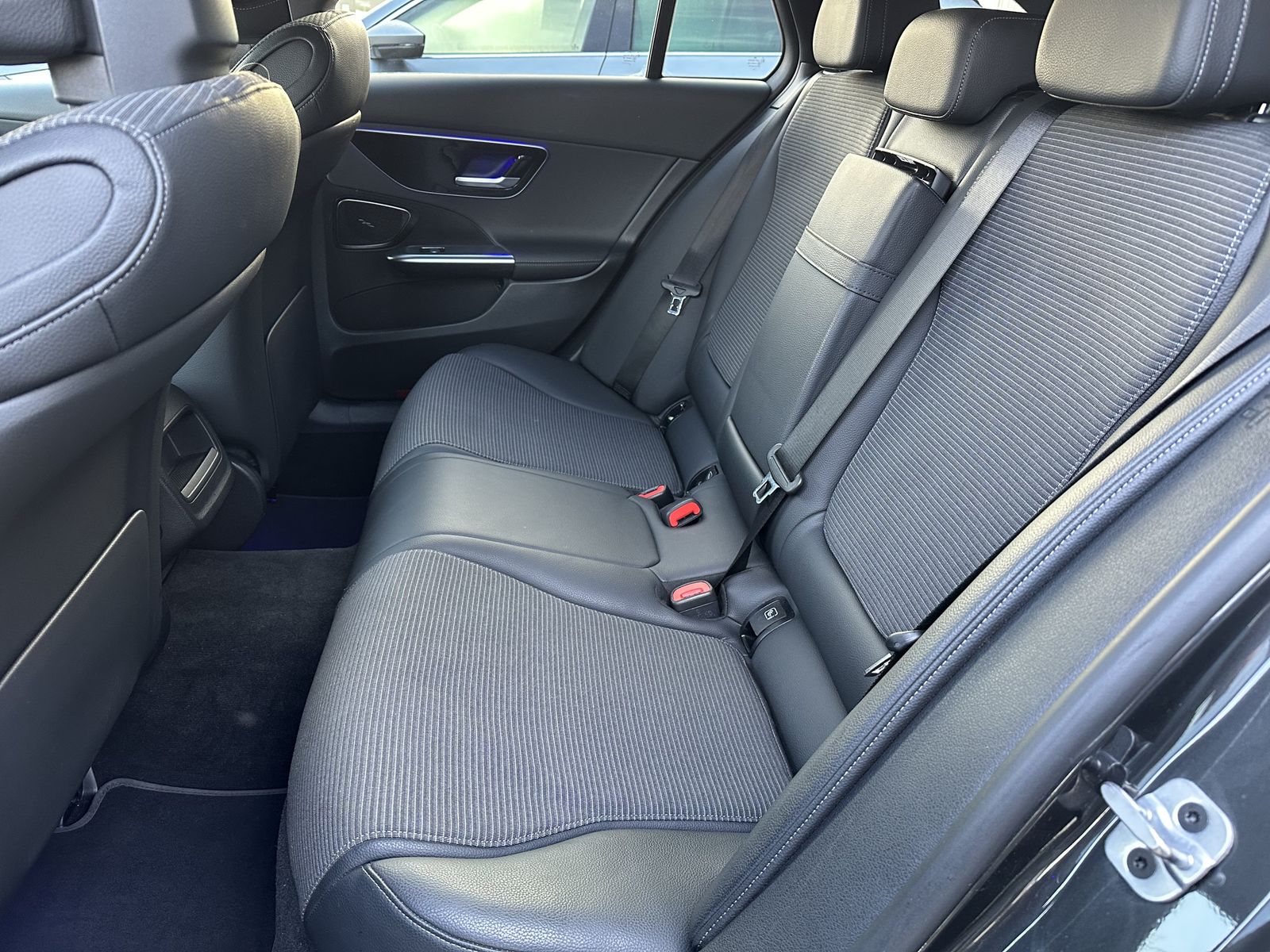 Fahrzeugabbildung Mercedes-Benz C 220d T Avantgarde NIGHT-PAKET+NAV+LED+KAM+17ZO
