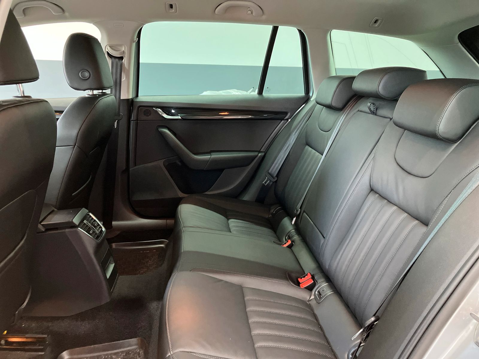 Skoda Octavia Style 2,0l TDI * SHZ NAVI LED KLIMA* foto 11