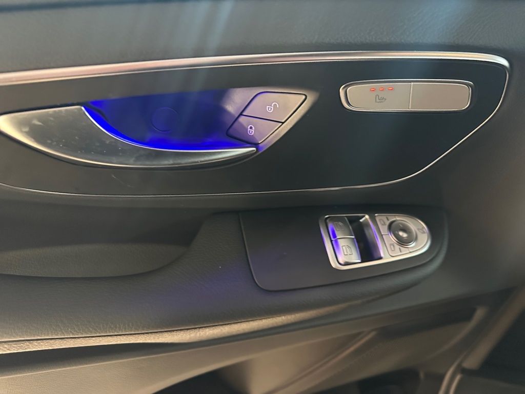 Fahrzeugabbildung Mercedes-Benz V 300 d STYLE Extralang ACC AUT Akustikglas Kam.