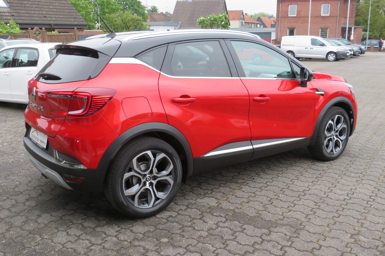 Fahrzeugabbildung Renault Captur II "INTENS" AHK NAVI 18` KAMERA SITZH.
