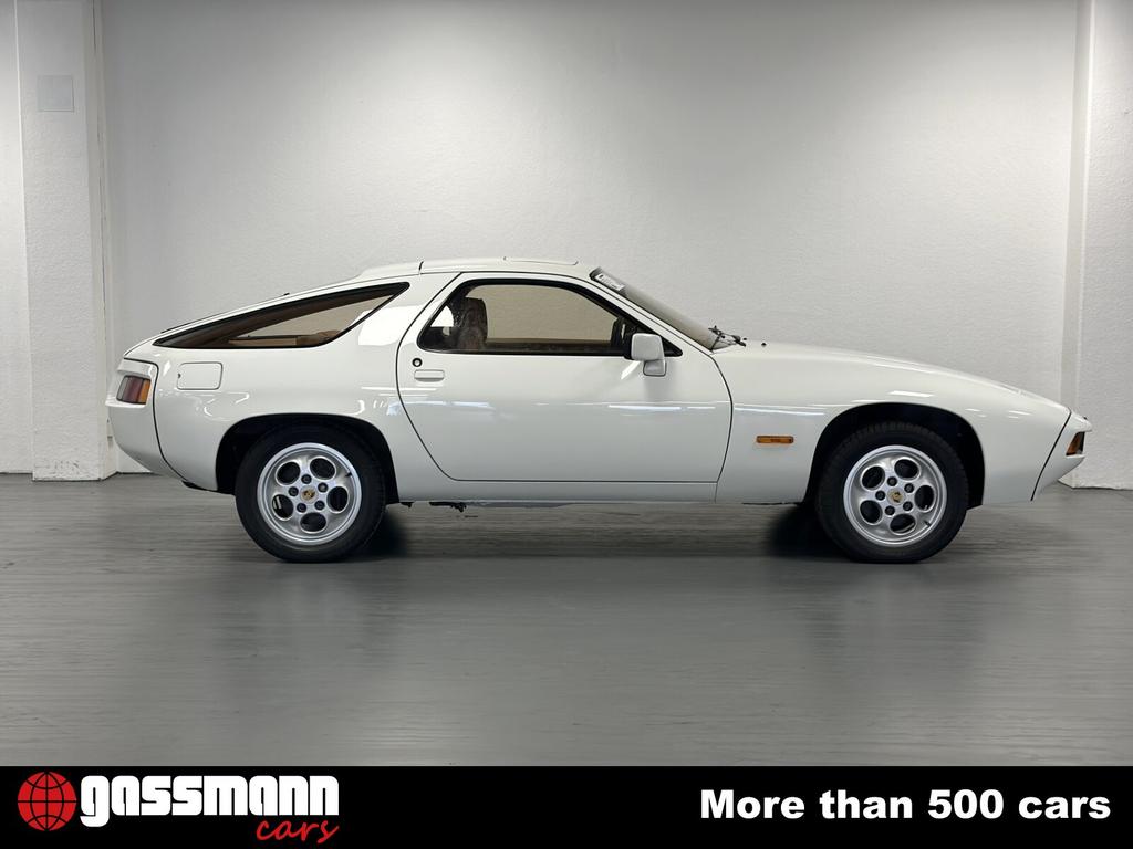 Porsche 928