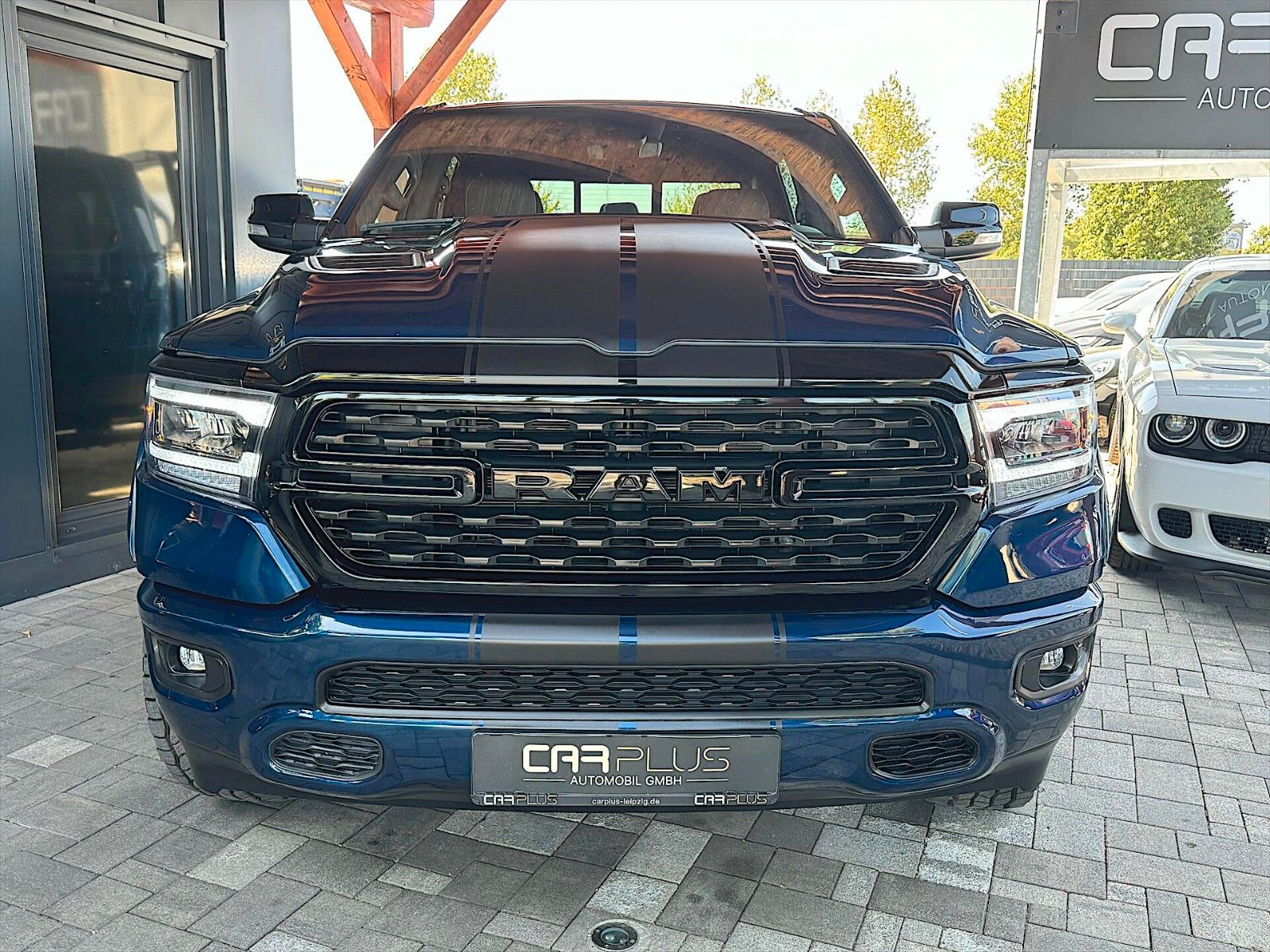 Fahrzeugabbildung Dodge RAM 5.7 V8 HEMI Night Edition Offroad 4x4 LED